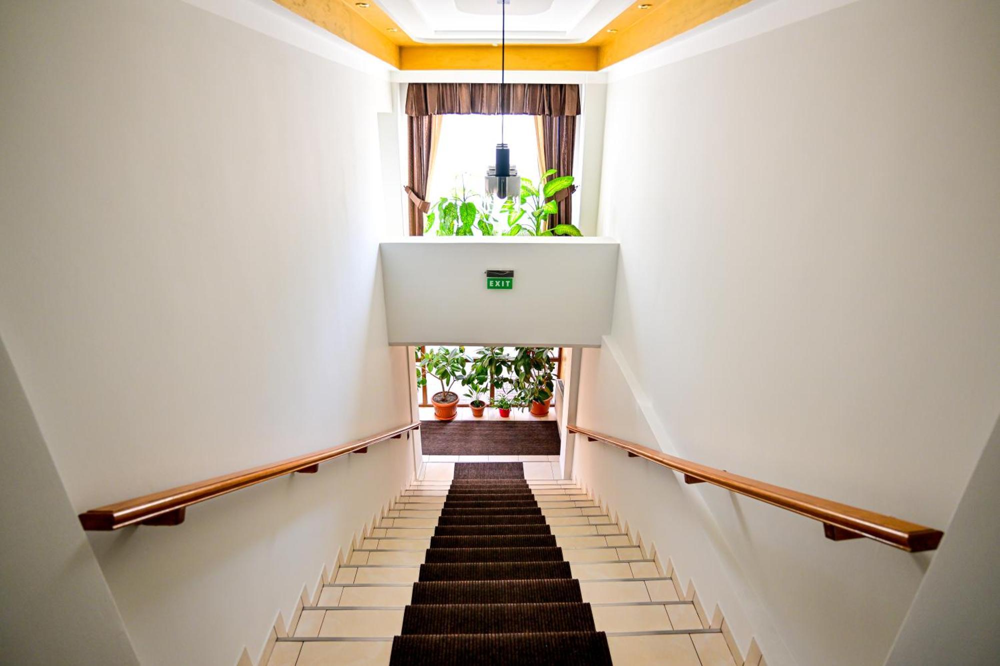 Hotel Class Hermannstadt Экстерьер фото